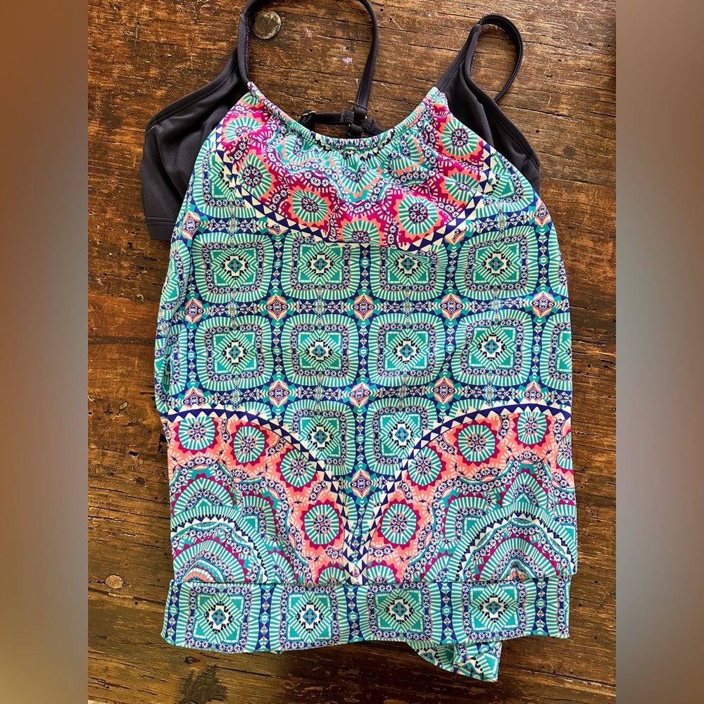 Athleta bathing suit top size 34B/C